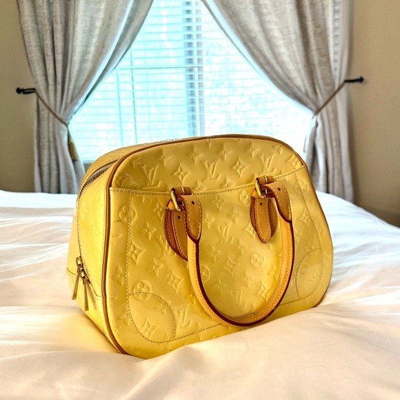 Louis Vuitton Vintage Yellow Vernice Summit Bag Used but good condition. - Picture 16 of 16